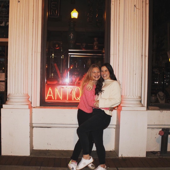 Meet your Posher, Delaney - Picture 2 of 3